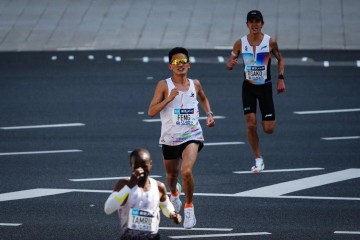 开云体育入口-2:05:58！全新纪录！